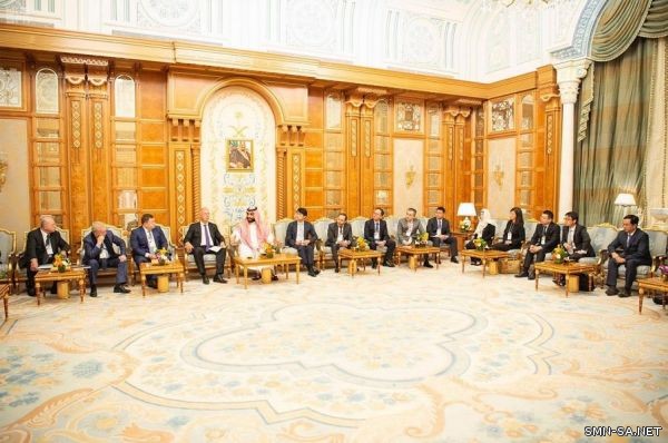 سمو ولي العهد يلتقي عدداً من رؤساء الصناديق السيادية والشركات الصناعية والتقنية من مختلف دول العالم