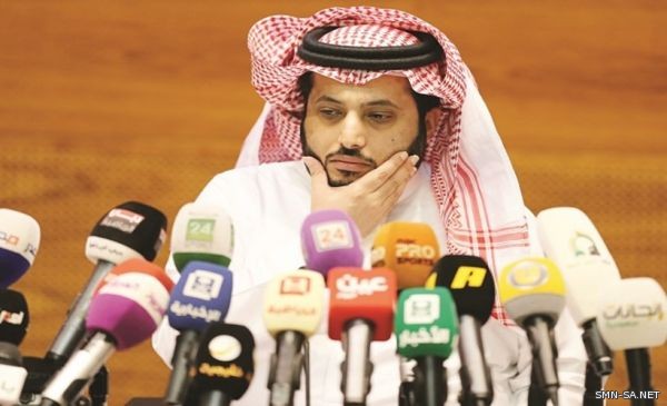 تركي أل الشيخ يؤكد ثقته ودعمه للاعبين المحترفين