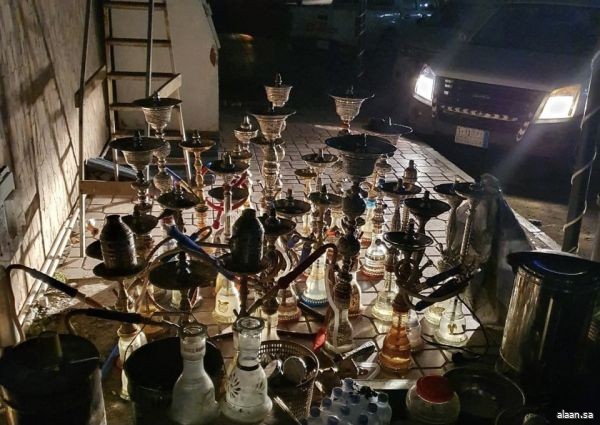 ضبط مقهى عشوائي داخل سكن عمال في جدة التاريخية