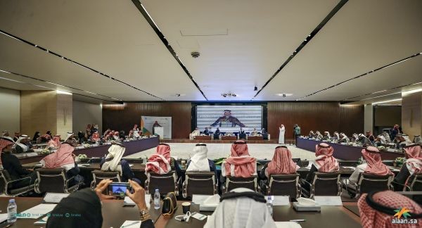 وزير الموارد البشرية يستمع إلى 21 تحدياً ومقترحاً تطويرياً من شباب الأعمال في الشرقية..