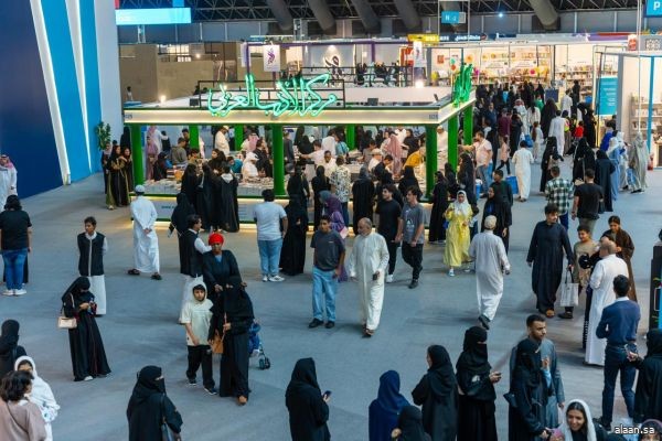 إقبال واسع بمعرض جدة للكتاب 2023 على الروايات المرشحة لجائزة البوكر