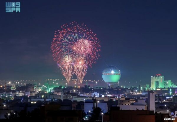 الألعاب النارية تنير سماء المملكة في يومها الوطني الـ 94