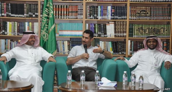 وفد ثقافي اعلامي أكاديمي جزائري يزور أدبي جدة