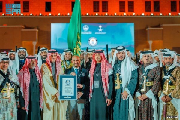"غينيس" توثق أكبر عرضة سعودية احتفاء بذكرى يوم التأسيس في قصر الحكم