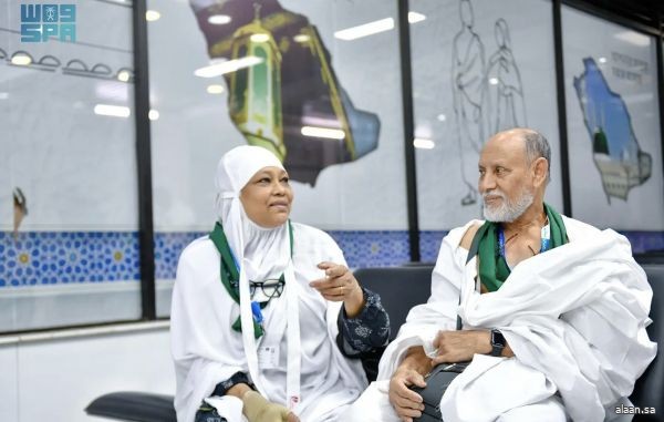 ضيوف الرحمن من جمهورية بنجلاديش ضمن مبادرة طريق مكة لهذا العام يُعبّرون عن شكرهم للمملكة