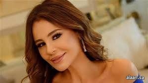 رغم وفاة زوجها .. كارول سماحة تُقدم المسرحية الغنائية " كلو مسموح"