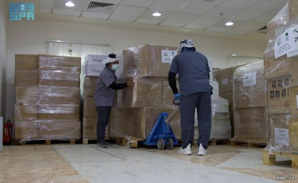قيادة القوات المشتركة تواصل تسيير القوافل المحملة بالأدوية والمستلزمات الطبية للأشقاء في اليمن