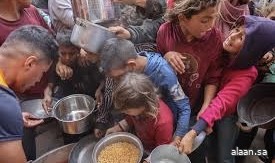 مؤسسة إغاثة غزة تبدأ عملياتها وإسرائيل تقتل العشرات في ضربات جوية