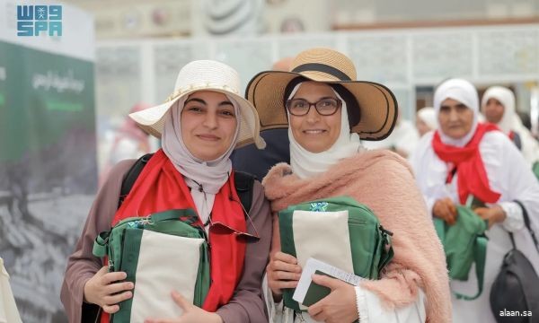 "وِرث" تستقبل ضيوف الرحمن بهدايا من فنون السعودية