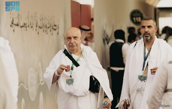 ضيوف برنامج خادم الحرمين الشريفين للحج يستقرون في مشعر عرفات وسط أجواء إيمانية وخدمات متكاملة