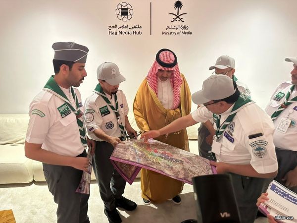 وزير الإعلام يشيد بجهود الكشافة في خدمة ضيوف الرحمن