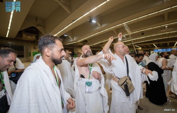 ضيوف برنامج خادم الحرمين الشريفين للحج يحطّون رحالهم في مشعر منى لرمي جمرة العقبة ضيوف برنامج خادم الحرمين الشريفين للحج يحطّون رحالهم في مشعر منى لرمي جمرة العقبة