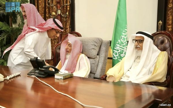 مفتي عام المملكة وأعضاء اللجنة الدائمة يباشرون عملهم في مقر الرئاسة بالطائف