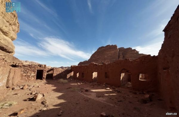 قرية "علقان القديمة" أحد أبرز معالم التراث العمراني والثقافي التابع لمنطقة تبوك قرية "علقان القديمة" أحد أبرز معالم التراث العمراني والثقافي التابع لمنطقة تبوك