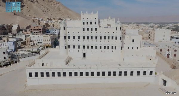 جهود البرنامج السعودي لتنمية وإعمار اليمن .. تُعيد لِقصر سيئون بريقه الأصيل جهود البرنامج السعودي لتنمية وإعمار اليمن .. تُعيد لِقصر سيئون بريقه الأصيل