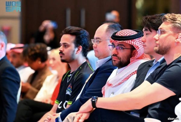 رئيس فريق فالكونز: مستعدون لخوض كأس العالم للرياضات الإلكترونية بـ 60 لاعبًا في 5 ألعاب للمرة الأولى رئيس فريق فالكونز: مستعدون لخوض كأس العالم للرياضات الإلكترونية بـ 60 لاعبًا في 5 ألعاب للمرة الأولى