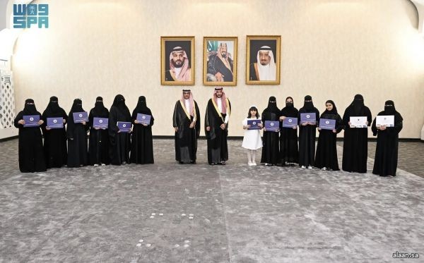 مُحافظ الطائف يُكرّم طلبة التعليم الفائزين بجائزة المواطنة المسؤولة وبرنامج "صيتاثون"