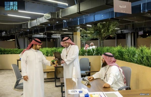 إجراءات احترافية للبيع والشراء في المزاد الدولي لمزارع إنتاج الصقور 2025