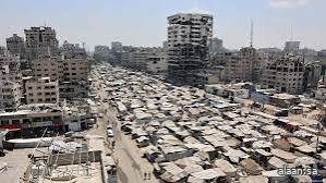 بعض العائلات الفلسطينية تُغادر المناطق الشرقية من مدينة غزة بعض العائلات الفلسطينية تُغادر المناطق الشرقية من مدينة غزة