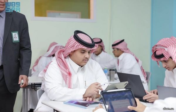 انتظام 9900 طالب وطالبة في فصول موهبة بالمدارس المتميزة