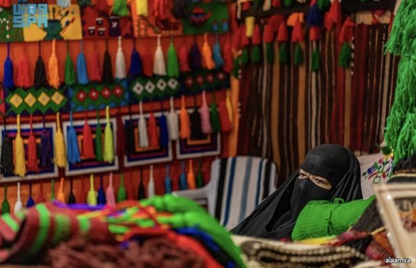 تنوُّع الحِرف اليدوية المتوارثة في منطقة الحدود الشمالية .. حراك اقتصادي متنامٍ
