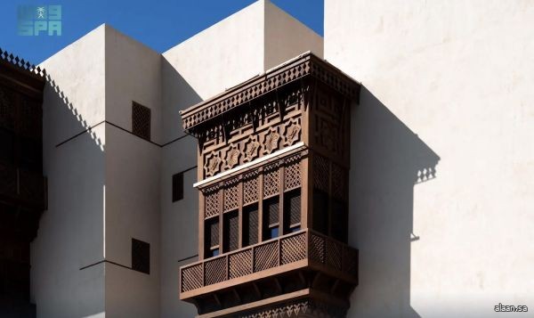 رواشين ميدان الثقافة بجدة التاريخية.. تُجسد هوية المكان وتُبرز إبداع الحرفيين المحليين