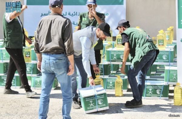 مركز الملك سلمان للإغاثة يوزّع 469 سلة غذائية في منطقة البقاع الغربي اللبنانية