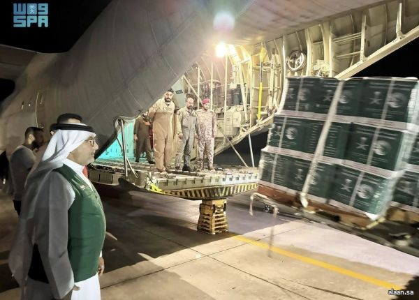وصول الطائرة الإغاثية السعودية الـ60 لإغاثة الشعب الفلسطيني في قطاع غزة التي يسيّرها مركز الملك سلمان للإغاثة وصول الطائرة الإغاثية السعودية الـ60 لإغاثة الشعب الفلسطيني في قطاع غزة التي يسيّرها مركز الملك سلمان للإغاثة