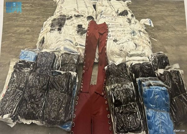 المملكة ممثلة بوزارة الداخلية تُسهم في إحباط محاولة تهريب (89,760) قرصًا من مادة الإمفيتامين المخدر بدولة الإمارات العربية المتحدة المملكة ممثلة بوزارة الداخلية تُسهم في إحباط محاولة تهريب (89,760) قرصًا من مادة الإمفيتامين المخدر بدولة الإمارات العربية المتحدة