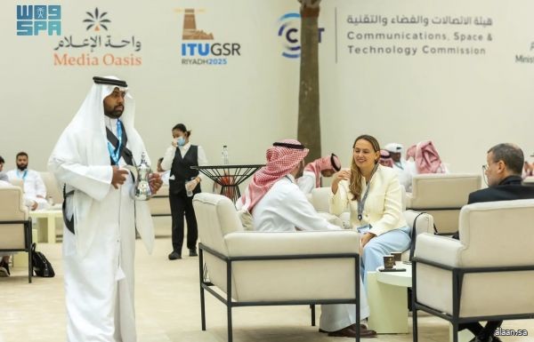 انطلاق أعمال النسخة العاشرة من "واحة الإعلام" بالتزامن مع الندوة العالمية لمنظمي الاتصالات انطلاق أعمال النسخة العاشرة من "واحة الإعلام" بالتزامن مع الندوة العالمية لمنظمي الاتصالات