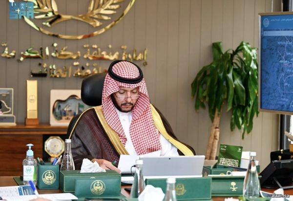 سموُّ مُحافظ الطائف يناقش استعدادات المحافظة للاحتفال باليوم الوطني السعودي الـ 95 سموُّ مُحافظ الطائف يناقش استعدادات المحافظة للاحتفال باليوم الوطني السعودي الـ 95