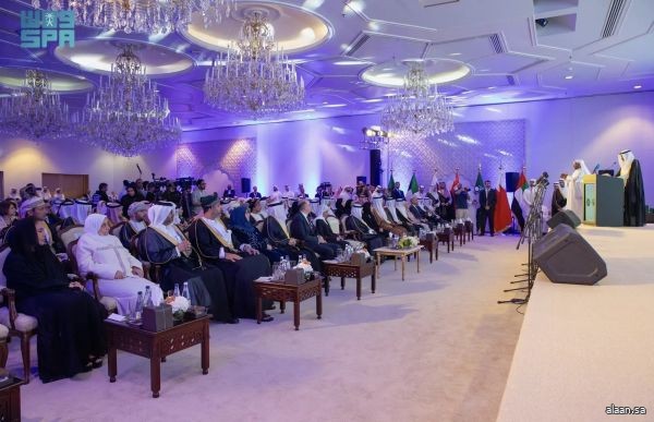 أمانة "التعاون الخليجي" تكرّم 8 شخصيات وقطاعات سعودية في مجالات العمل والتنمية الاجتماعية والخدمة المدنية أمانة "التعاون الخليجي" تكرّم 8 شخصيات وقطاعات سعودية في مجالات العمل والتنمية الاجتماعية والخدمة المدنية