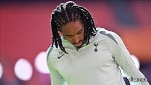 "سبنس" يصبح أول لاعب مسلم يشارك مع منتخب إنجلترا لكرة القدم