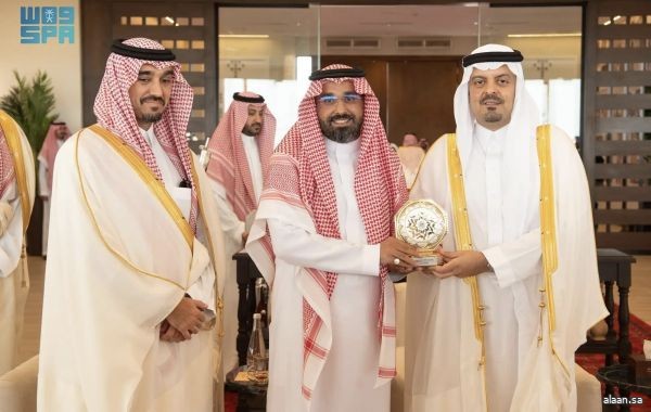 سموّنائب أمير منطقة مكة المكرمة يتوّج الفائزين في مهرجان ولي العهد للهجن في نسخته السابعة بالطائف