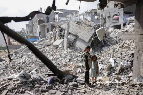 غارات إسرائيلية تقتل أكثر من 40 فلسطينيًا اليوم