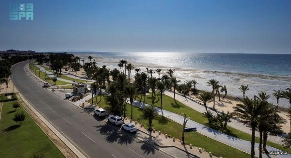 أملج .. جمال طبيعي متفرّد يجمع الرمال البيضاء الناعمة والمياه الفيروزية الصافية أملج .. جمال طبيعي متفرّد يجمع الرمال البيضاء الناعمة والمياه الفيروزية الصافية