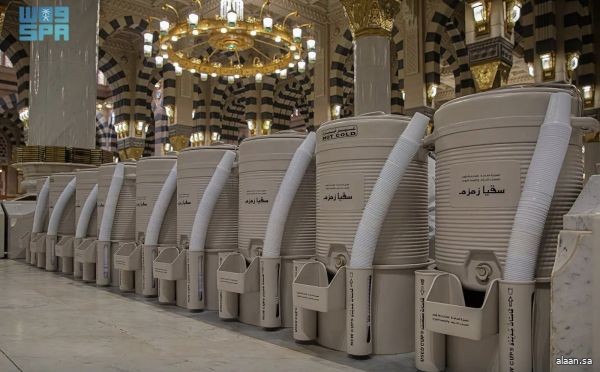 183) طنًا من مياه زمزم لسقيا المصلين بالمسجد النبوي اليوم الجمعة