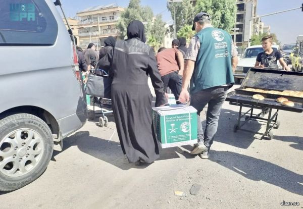 مركز الملك سلمان للإغاثة يوزّع 501 سلة غذائية بمحافظة ريف دمشق