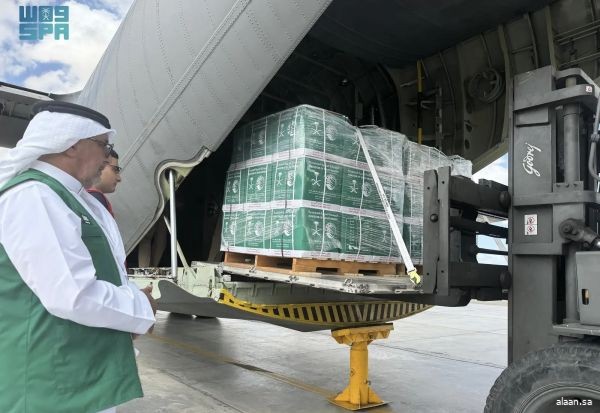 وصول الطائرة الإغاثية السعودية الـ64 لإغاثة الشعب الفلسطيني في قطاع غزة التي يسيّرها مركز الملك سلمان للإغاثة
