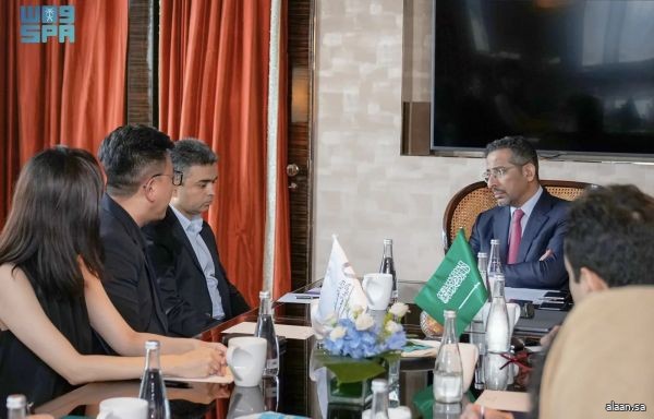 وزير الصناعة يبحث توطين الصناعات عالية القيمة بالمملكة مع شركات صينية