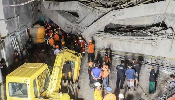 انهيار مدرسة في إندونيسيا يتسبب في وفاة شخص وإصابة العشرات