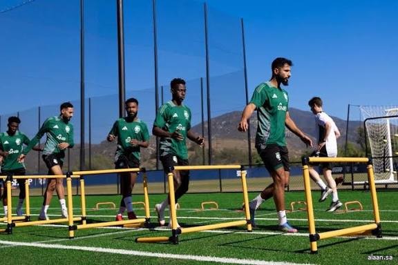 لاعبو المنتخب السعودي ينتظمون في معسكر جدة استعدادًا لملحق تصفيات المونديال