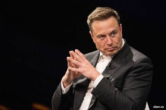 إيلون ماسك يقترب من بلوغ عتبة أول تريليونير في العالم