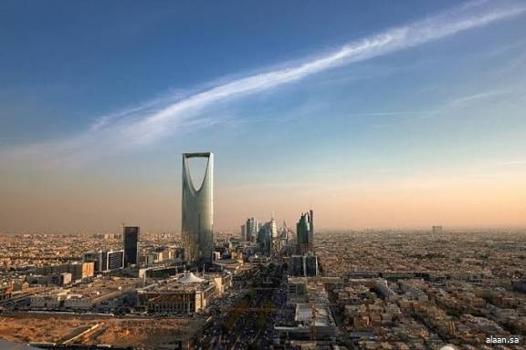 القطاع الخاص غير النفطي بالسعودية يسجل أقوى نمو في 6 أشهر
