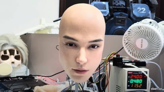 "شيوان".. أول روبوت بوجه يرمش ويُعبِّر كالبشر