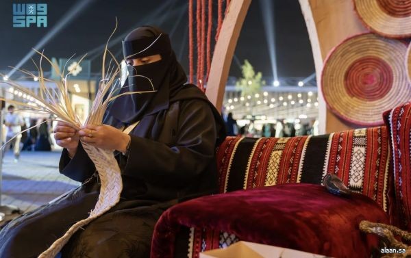 الحرف اليدوية تجذب زوار معرض الرياض الدولي للكتاب 2025