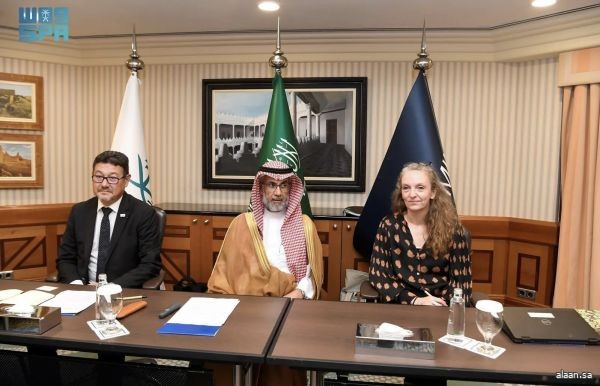 كشفت وزارة الداخلية ممثلة بالمديرية العامة للدفاع المدني عن شعار استضافة المملكة العربية السعودية لبطولة العالم لرياضة الإطفاء والإنقاذ، التي تنطلق خلال الفترة من 26 أكتوبر – 1 نوفمبر بمدينة الرياض، بالشراكة مع الاتحاد الدولي لرياضة الإطفاء والإنقاذ، بمشا
