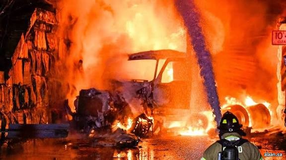 حريق في مجمع موروالي الصناعي بإندونيسيا