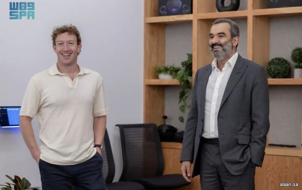 السواحه يجتمع مع مارك زوكربيرغ لتعزيز الشراكات التقنية في الذكاء الاصطناعي وتقنيات المستقبل السواحه يجتمع مع مارك زوكربيرغ لتعزيز الشراكات التقنية في الذكاء الاصطناعي وتقنيات المستقبل