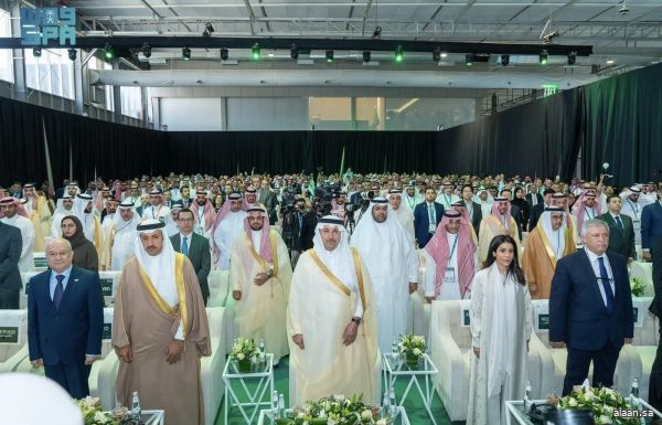 وزير النقل والخدمات اللوجستية يفتتح المؤتمر السعودي الدولي للخطوط الحديدية وزير النقل والخدمات اللوجستية يفتتح المؤتمر السعودي الدولي للخطوط الحديدية